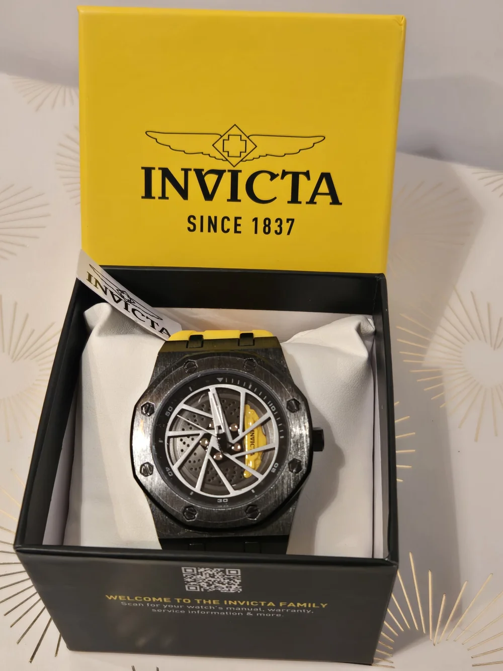 Invicta Men's Black and Yellow Speedway Rim Watch